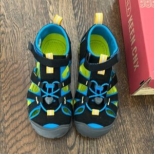 Keen kids waterproof sandals size 2
